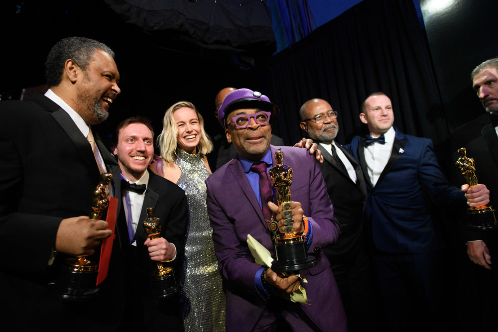 Kevin Wilmott, David Rabinowitz, Spike Lee and Charles Wachtel with Brie Larson pose backstage with the Oscar® for adapted screenplay during the live ABC Telecast of The 91st Oscars® at the Dolby® Theatre in Hollywood, CA on Sunday, February 24, 2019.  Credit: Matt Petit / ©A.M.P.A.S.