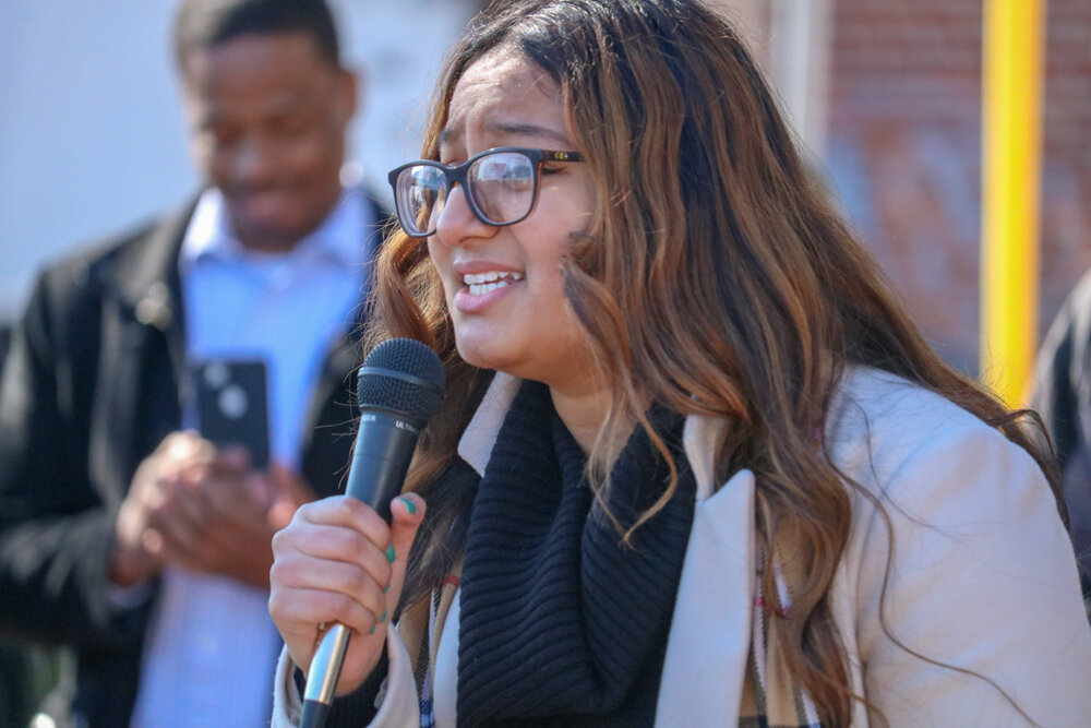 Miriam Kahn, a Hamden global-youth activist, is seen endorsing Farmer. Her and several other community members endorsed farmer at Keefe community center. Courtesy: Peter O’Neill