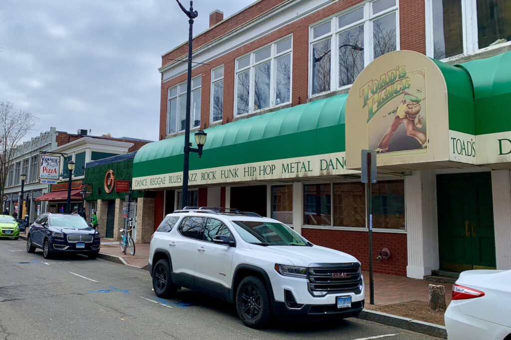 ToadsPlace_storefront