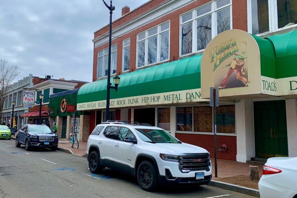 Toad’s Place’s entrance still stands next door to Yorkside Pizza at its York Street location in downtown New Haven.
Photo Credit: Alyssa Naumann 